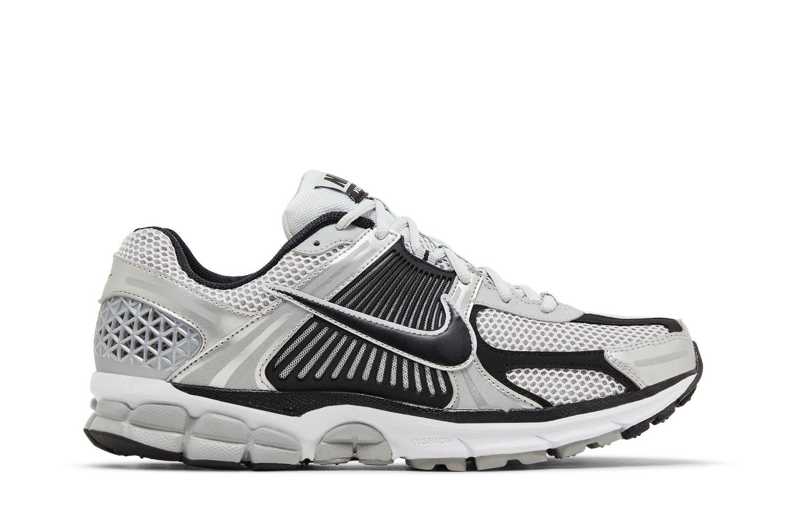 nike air zoom vomero 5 metallic silver black fj4 0 6585.jpeg