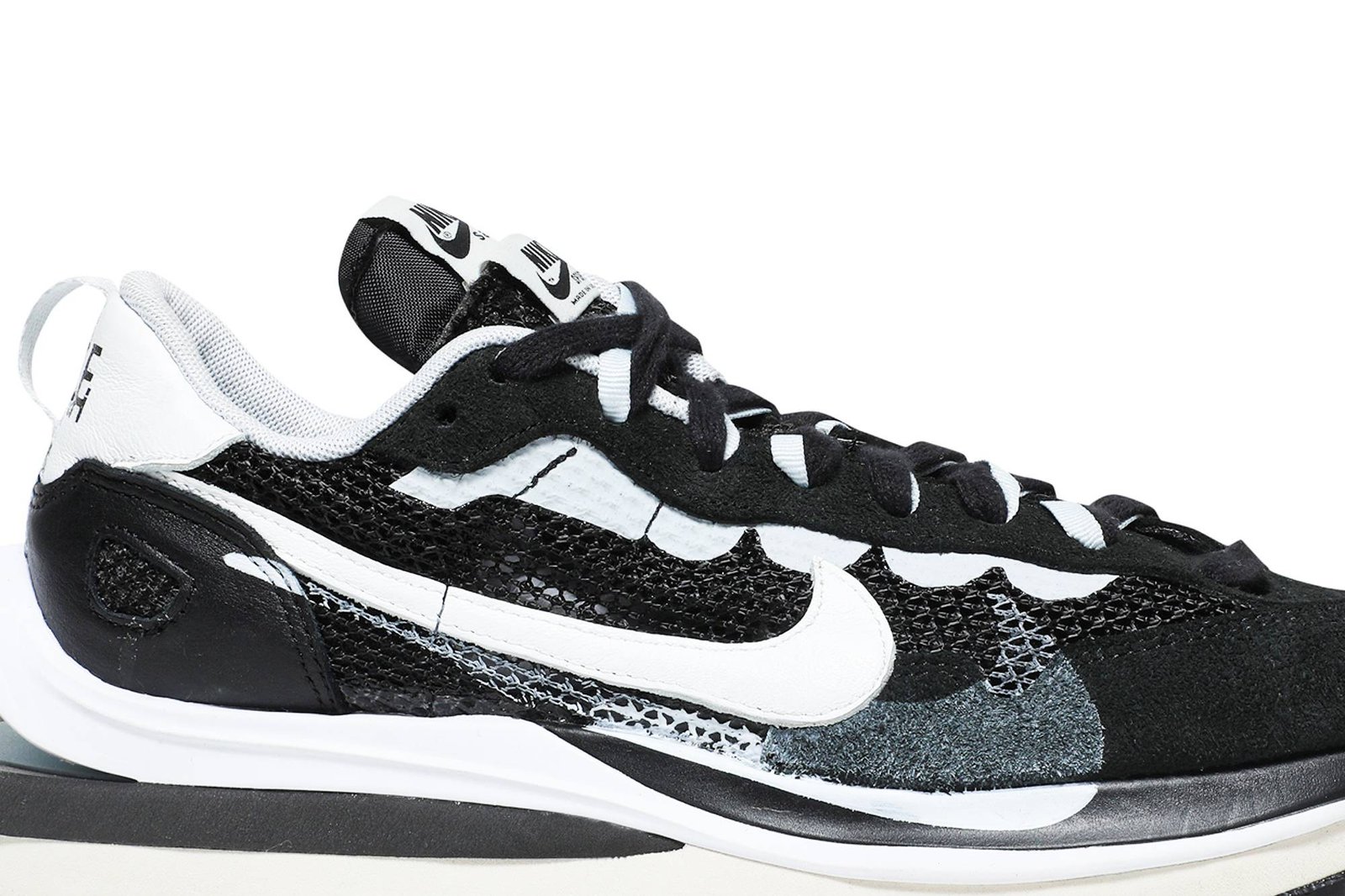 sacai x nike vaporwaffle black white also worn 1 97600.jpeg