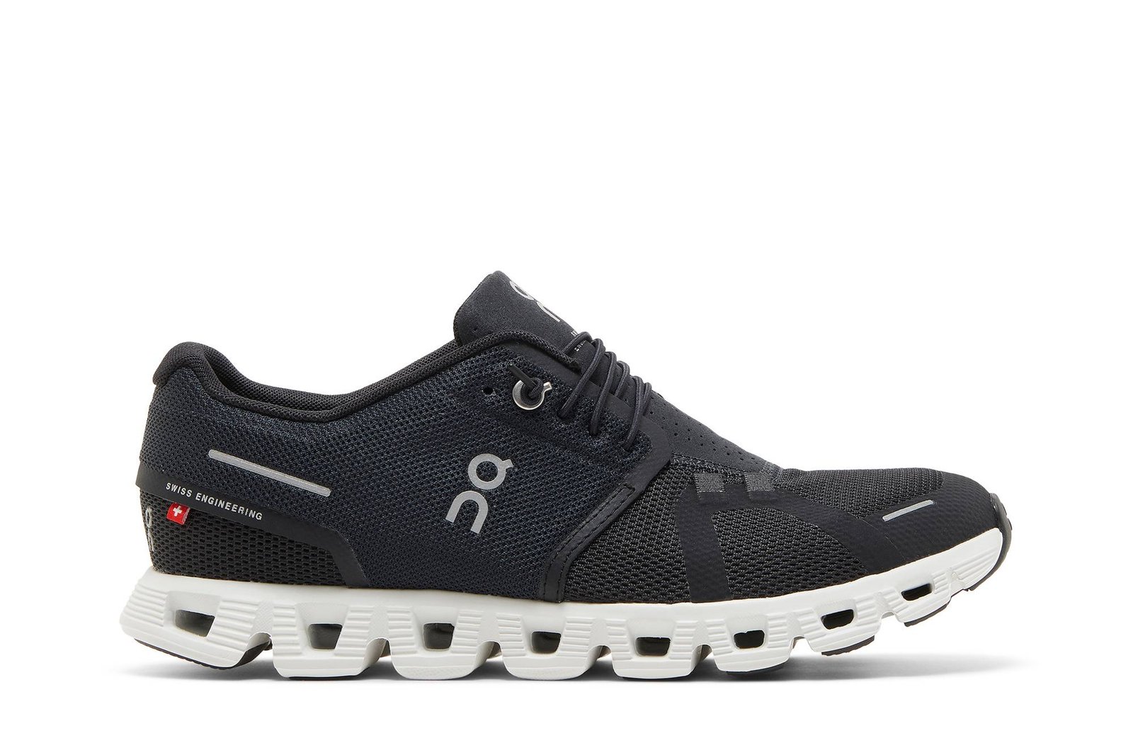 women on running cloud 5 black white 59 98904 0 391.jpeg